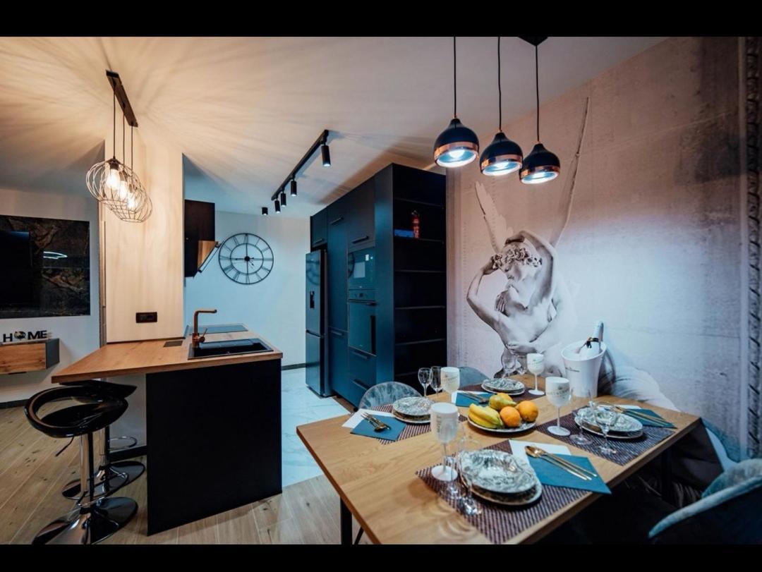 Black Queen Apartment Split Zewnętrze zdjęcie