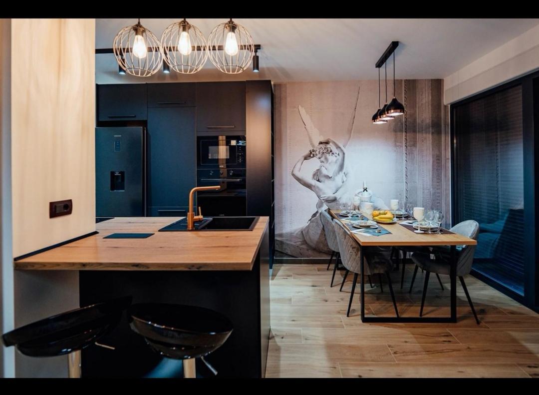 Black Queen Apartment Split Zewnętrze zdjęcie